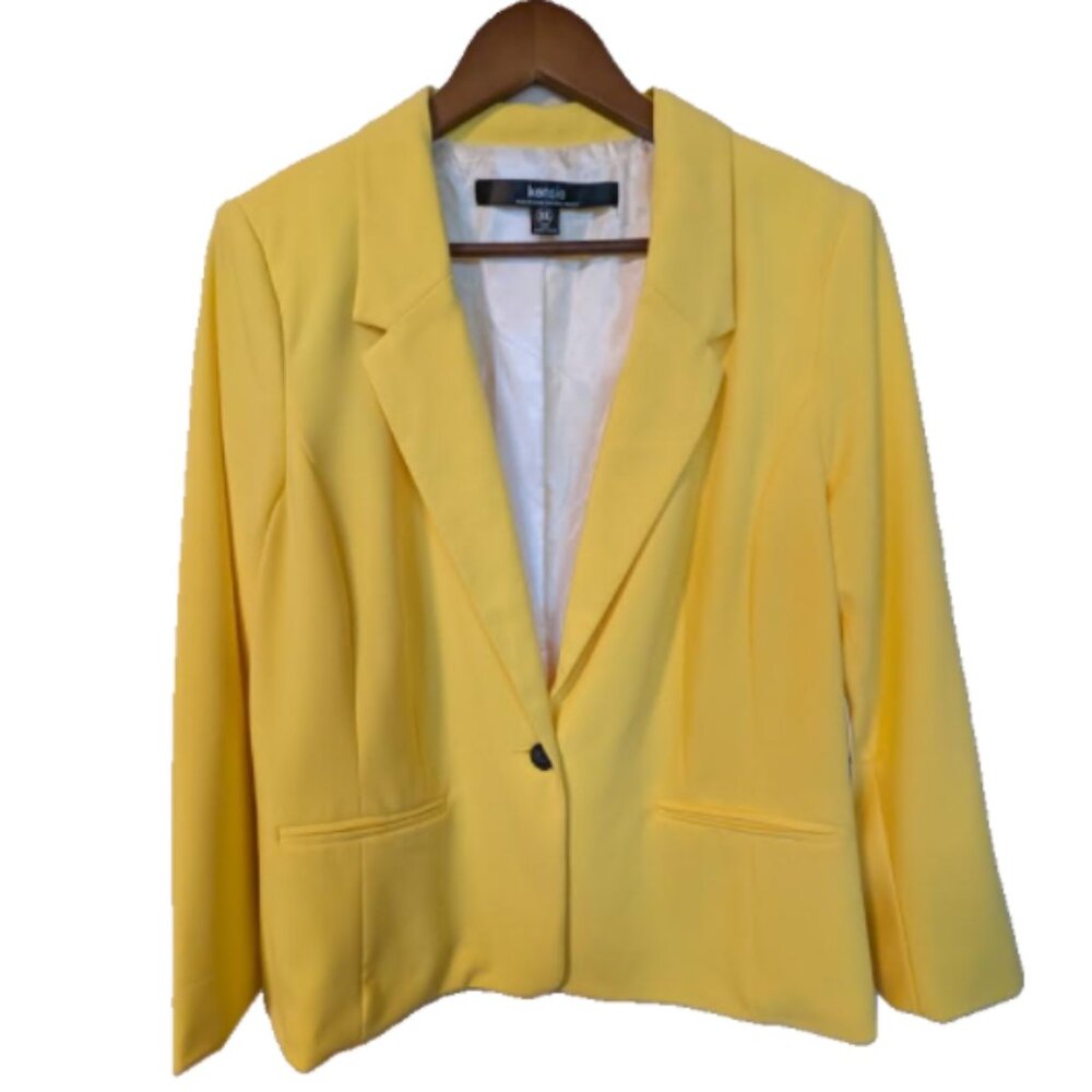 2/$35 +$9.99 Shipping NWT Kenzie Butter Yellow Jacket Size XL
